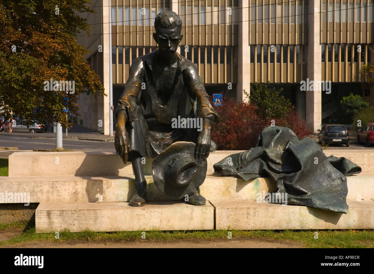Statue von József Attila neben Parlament in Budapest Ungarn-Mitteleuropa Stockfoto