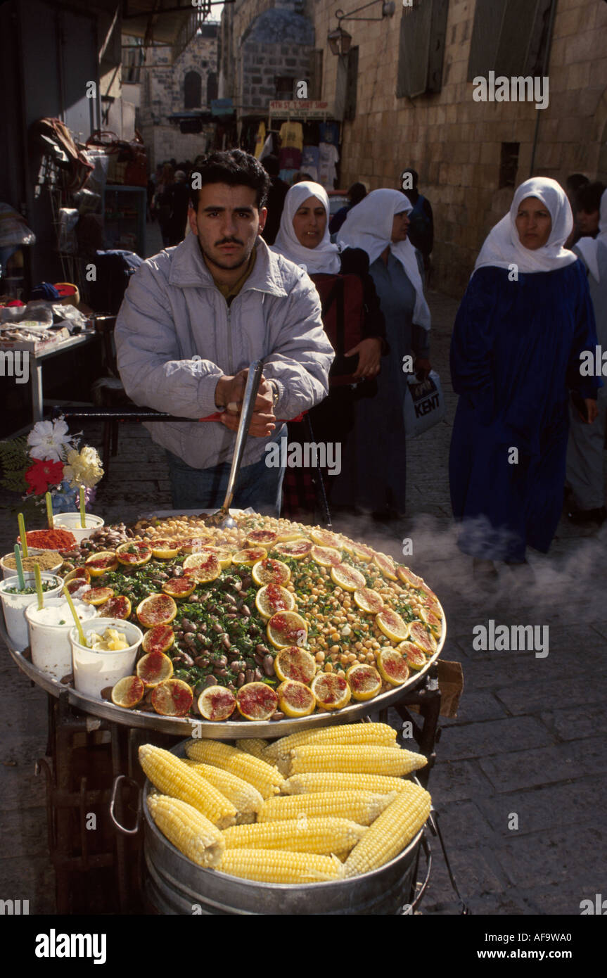 Israel, Mideast, Mittlerer Osten, Osten, Heiliges Land, Religion, Glaube, Bibel, Jude, Jude, Judentum, Hebräisch, Jerusalem, arabische Viertel, in der Nähe des Damaskus-Tors, Essen Stockfoto