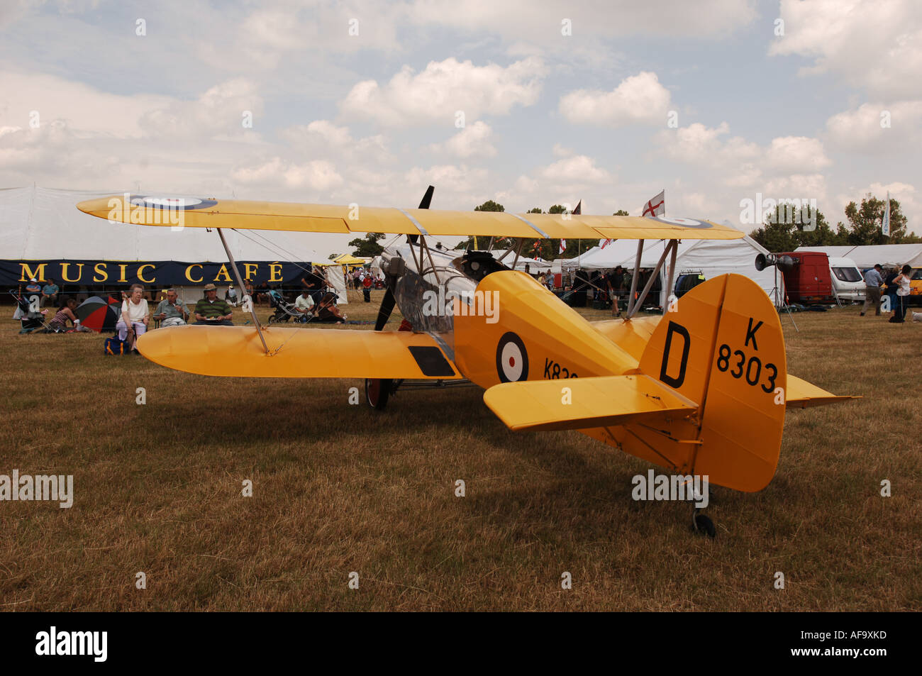 DH 82 Tiger Moth G AHIZ Rougham Flugplatz während der Flügel Räder und Dampf show 2006 Stockfoto