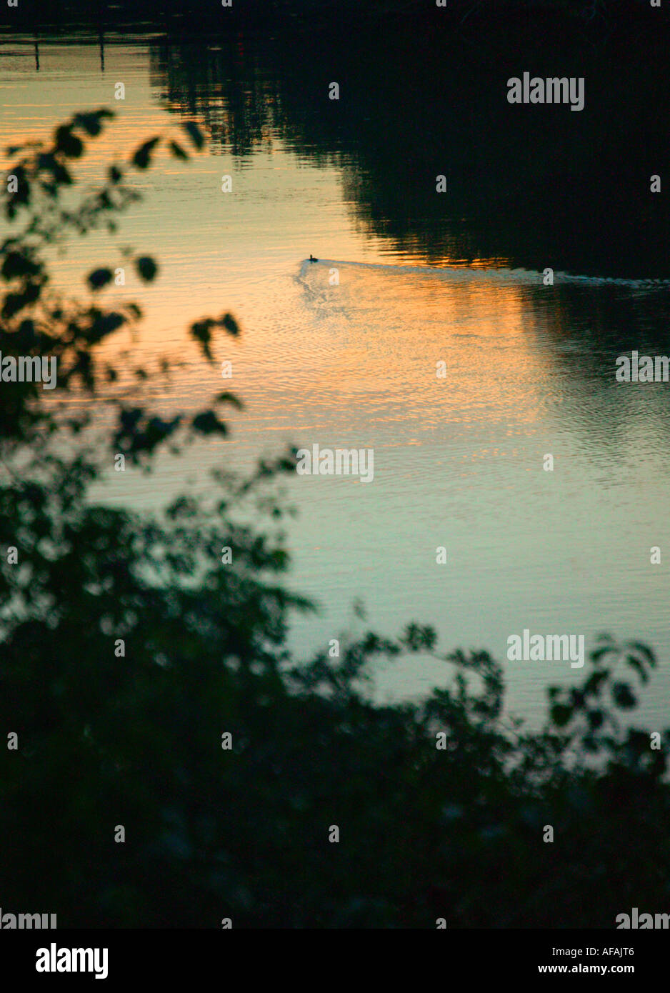 Sonnenuntergang in Milwaukee River Milwaukee Wisconsin USA wider Stockfoto
