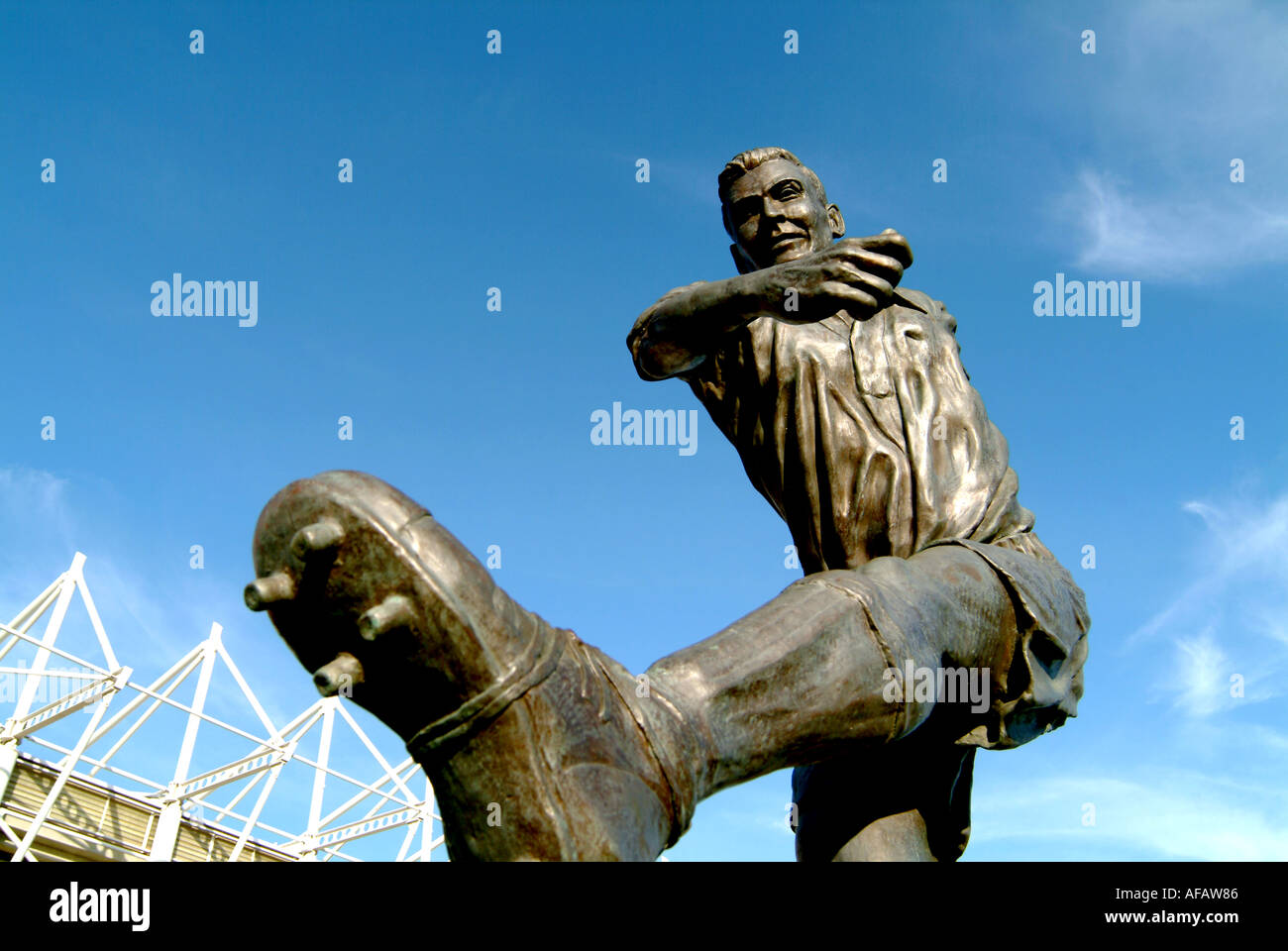 Middlesbrough Football Club Statue von Wilf Mannion der Goldjunge 1918 2000 Stockfoto