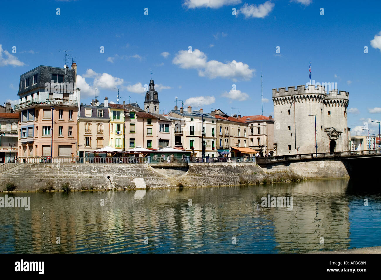 Verdun Stadt Meuse Frankreich französische Fluss Torturm Stockfoto