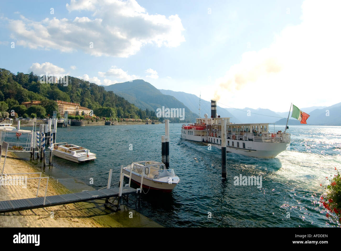Alten Fähre Dampfschiff Bellagio am Comer See Italien Stockfoto