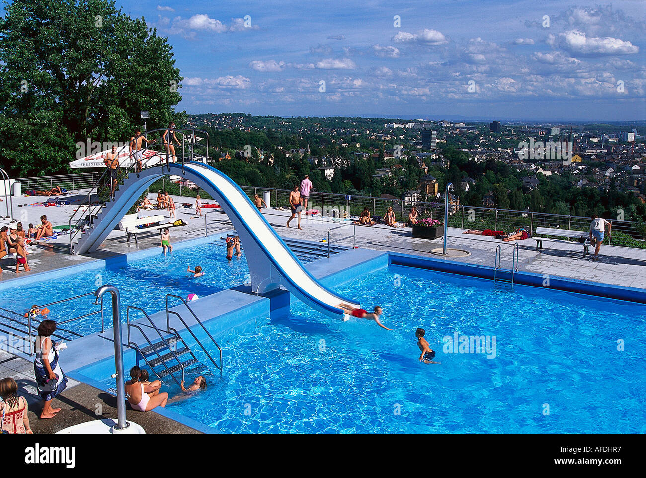 Opelbad, Neroberg, Blick über Wiesbaden Wiesbaden, Hessen, Deutschland Stockfoto