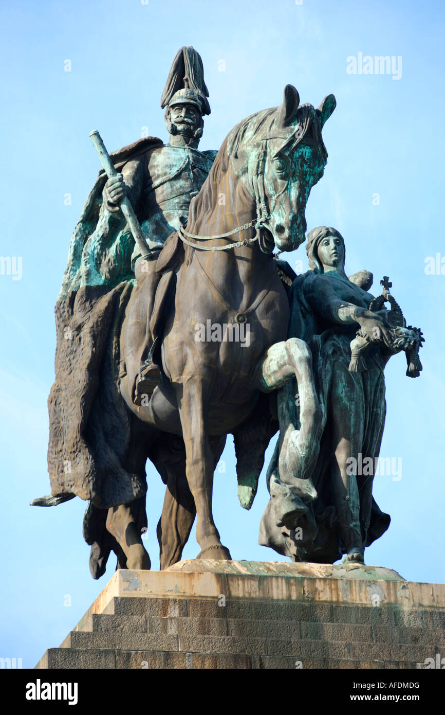 Die Equestrian Statue von Kaiser Wilhelm I. am Deutschen Eck (Deutsches Eck) in Koblenz in Deutschland. Stockfoto
