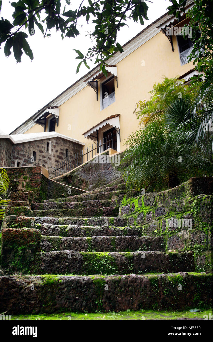 Details des 16. Jahrhundert portugiesische Tiracol Fort heute eine gehobenen Luxus Heritage Hotel um die Ecke von Goa Pernem Northern Stockfoto