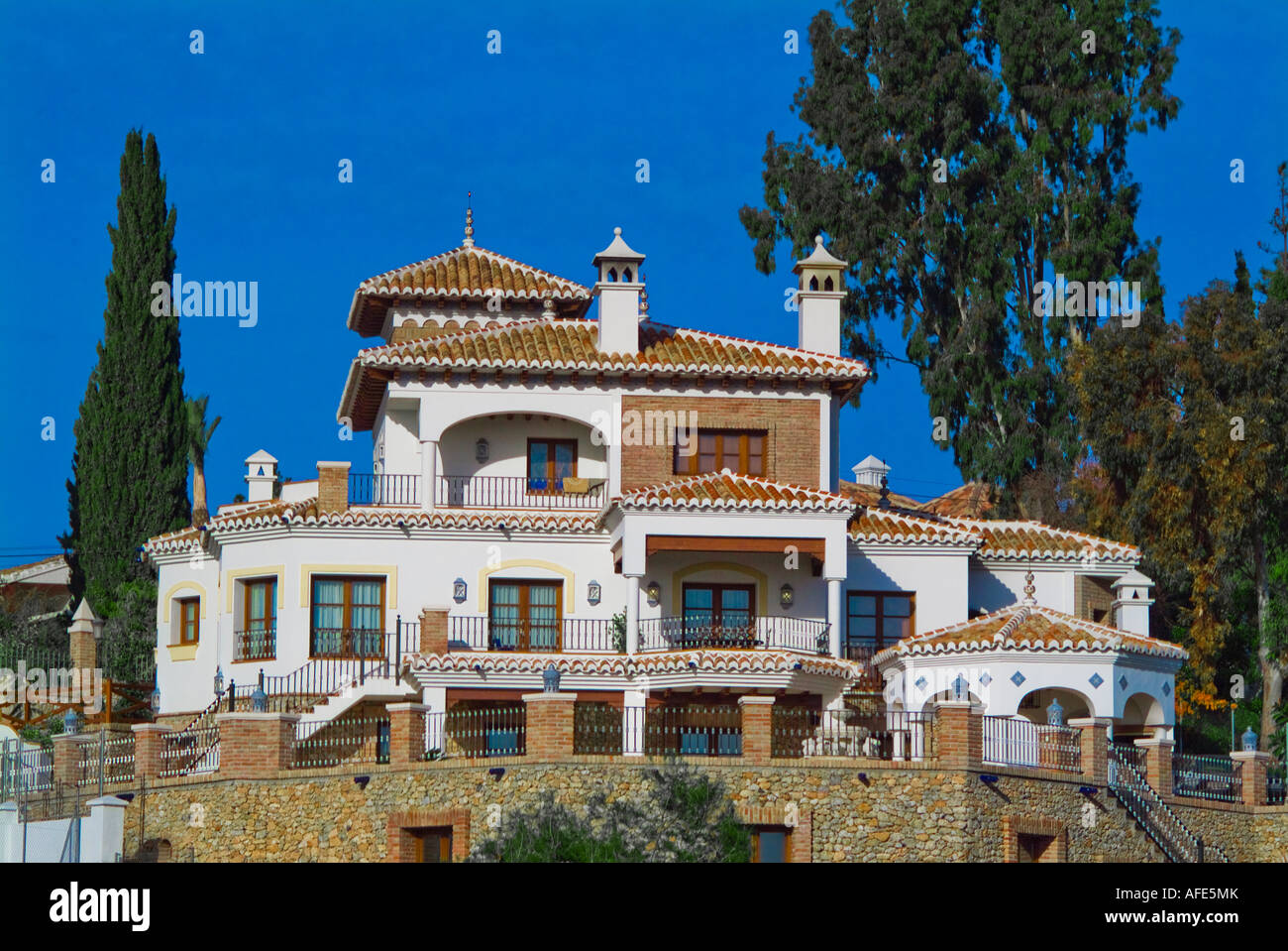 Spanische villen -Fotos und -Bildmaterial in hoher Auflösung – Alamy