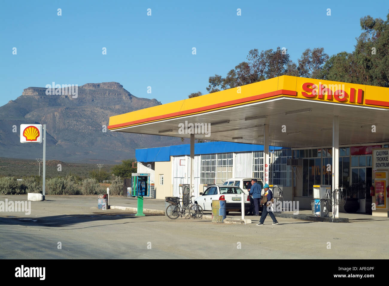 Shell filling station -Fotos und -Bildmaterial in hoher Auflösung – Alamy