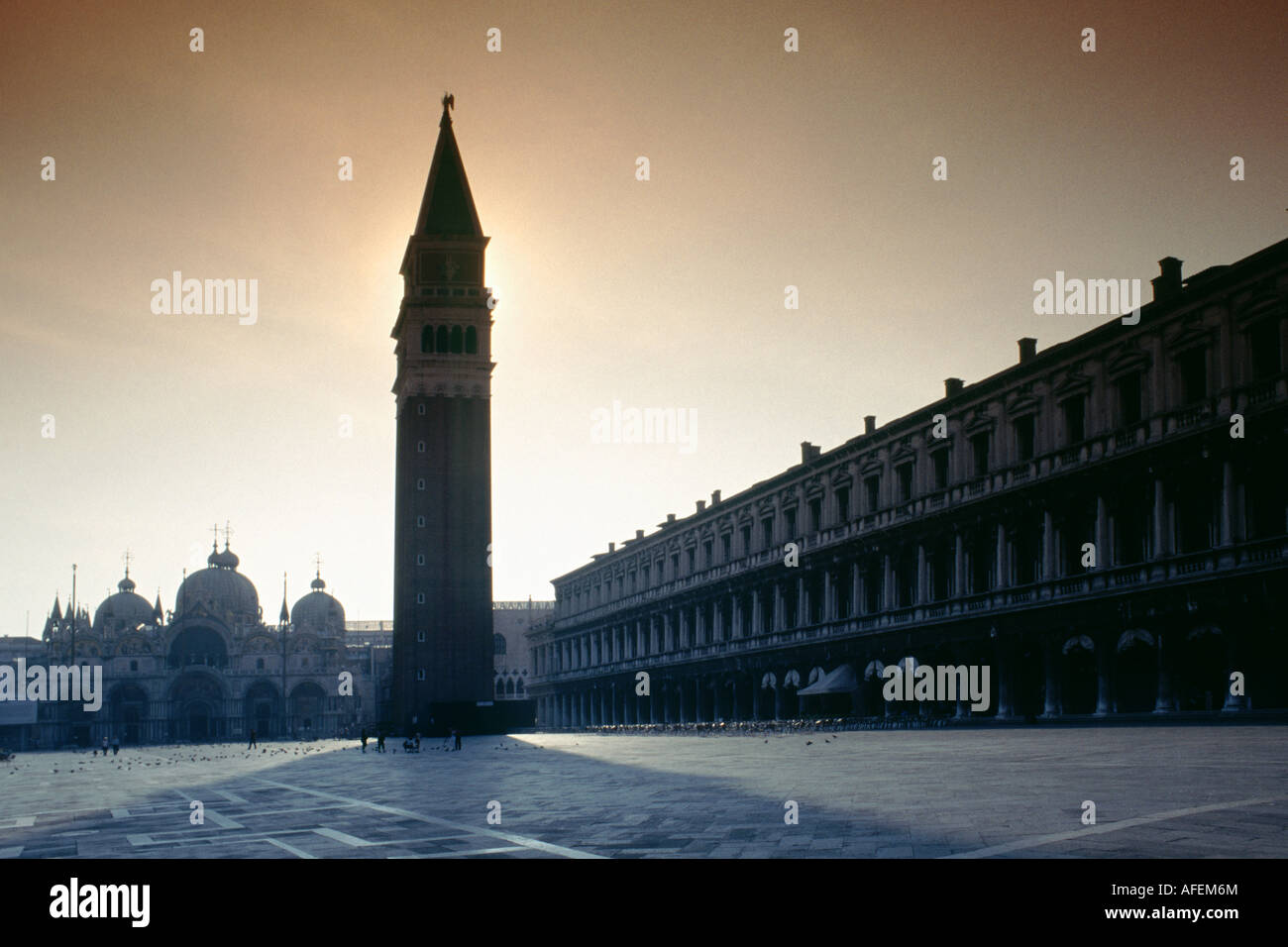 Am frühen Morgen, Campanile, Markusplatz, Venedig Stockfoto