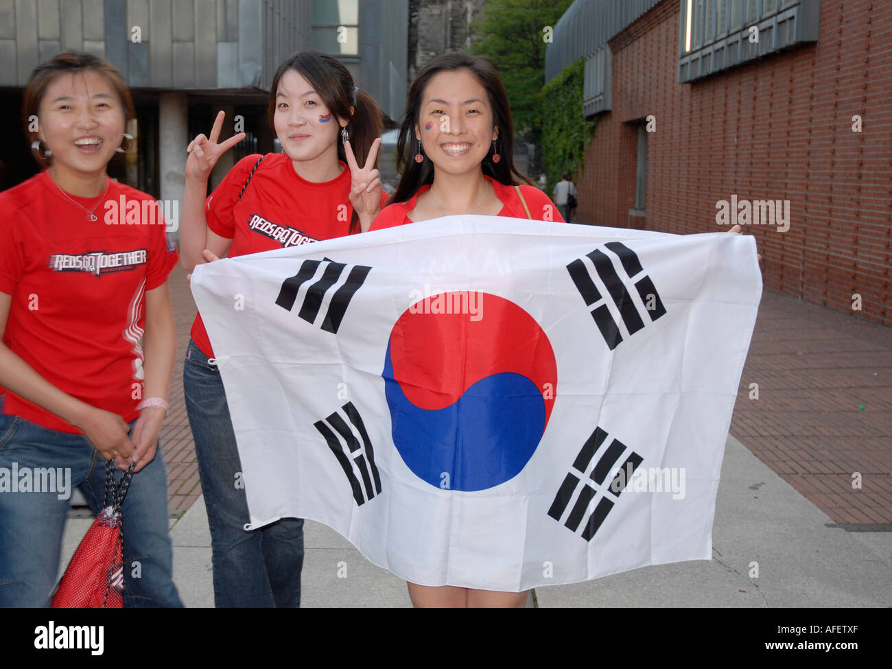 Weibliche südkoreanischen Fußball-Fans während der WM Juni 2006 in Köln fotografiert Stockfoto