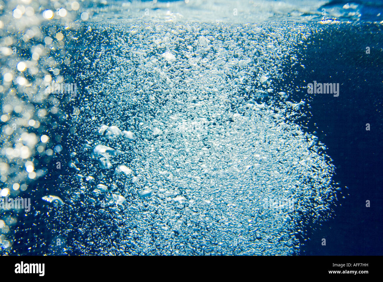 Unter Wasser Bläschen Stockfoto