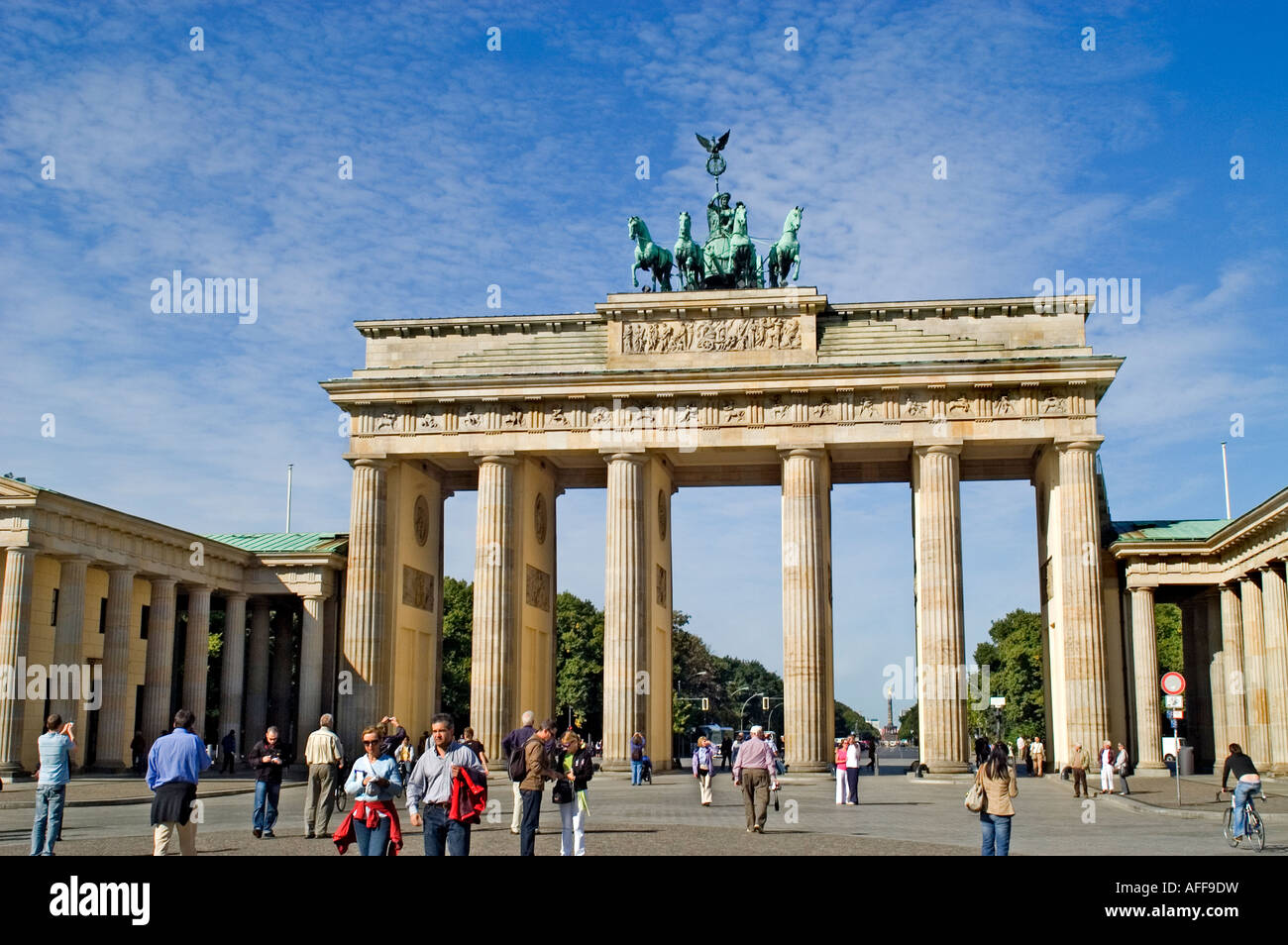 Brandenburger Tor, Pariser Platz Deutschland, 1791 Neoklassizistisch, Berlin, Deutschland, (Quadriga, die Zügel der Pferde werden von Victoria, der Siegesgöttin, gehalten.) Stockfoto