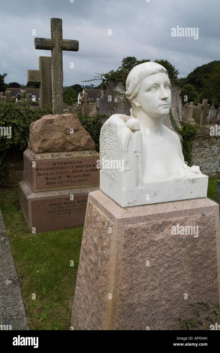 dh St Saviour Pfarrei Kirche ST Retter JERSEY Lillie Langtry Schönheit und Schauspielerin Denkmal aus Marmor Familie Grabstein Stockfoto
