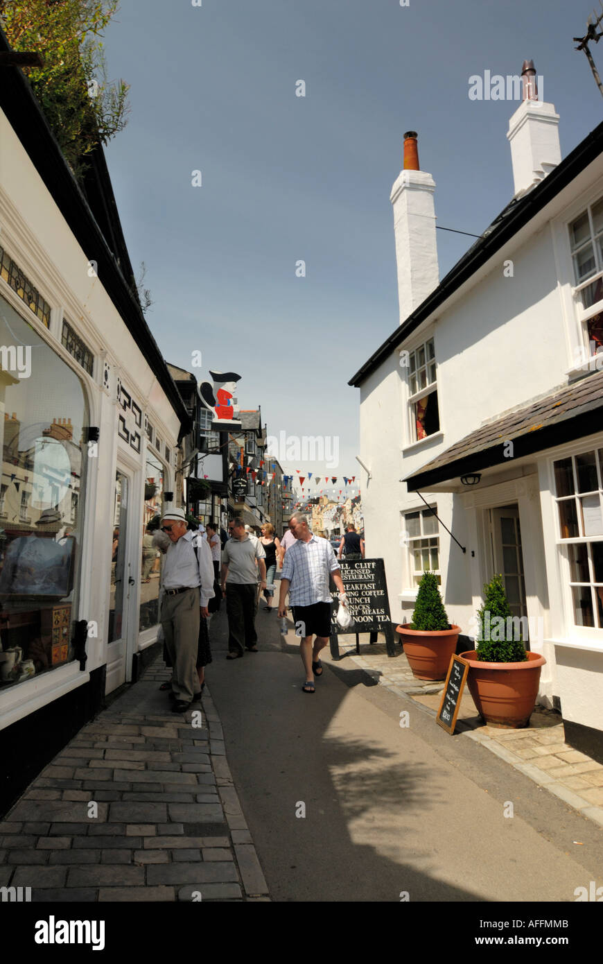 High Street Lyme Regis Dorset England im Juli Stockfoto