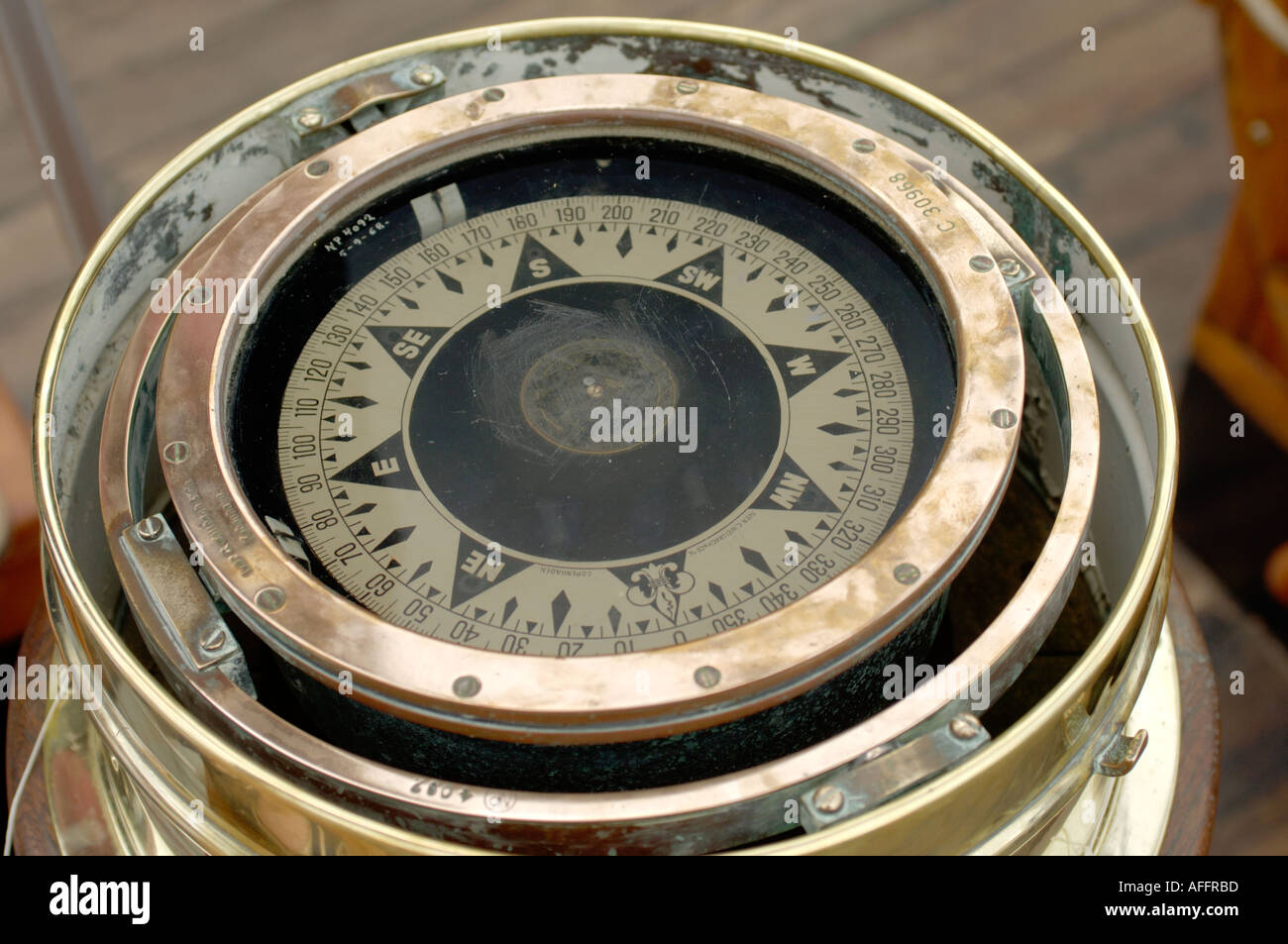 Schiffe-Kompass auf gimbals Stockfoto