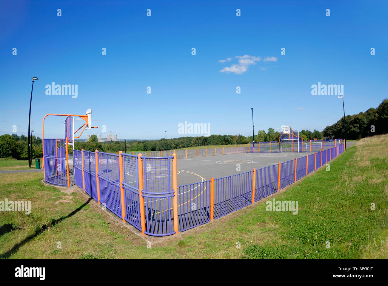 Ball-Spiel Bereich im Phoenix Park in Runcorn Cheshire UK Runcorn Stockfoto