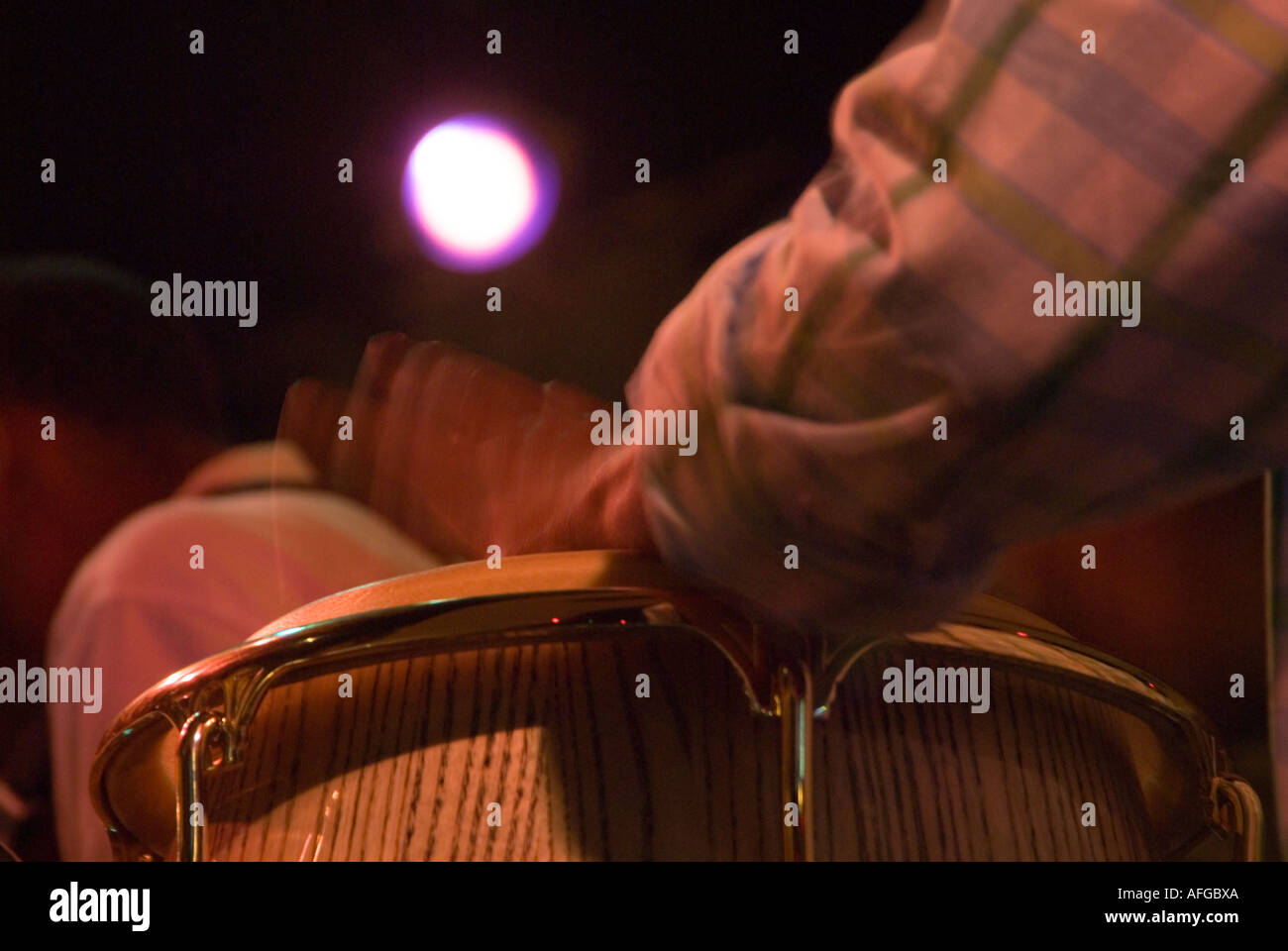 Conga-Schlagzeuger Stockfoto