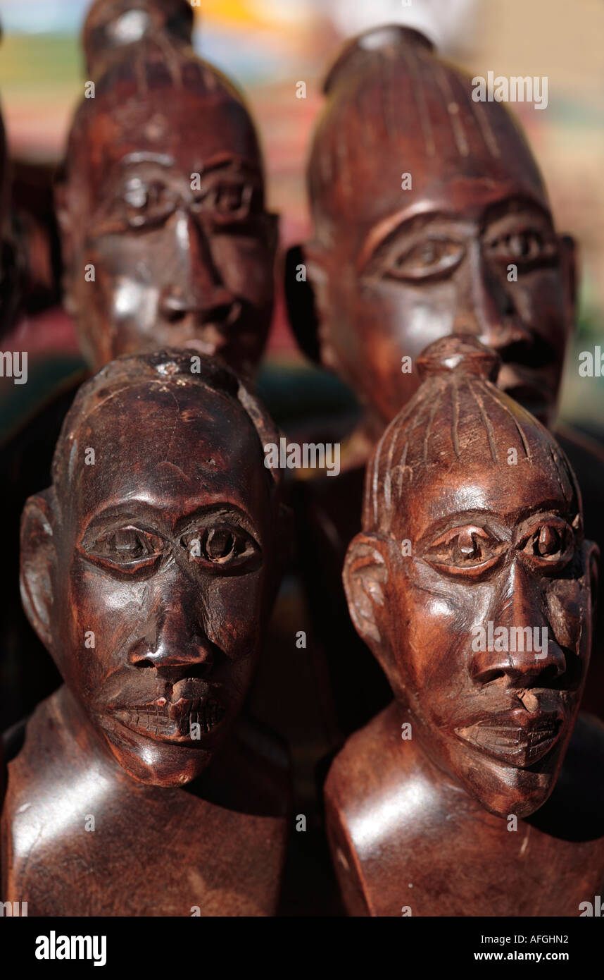 afrikanische-holzskulptur-fotos-und-bildmaterial-in-hoher-aufl-sung