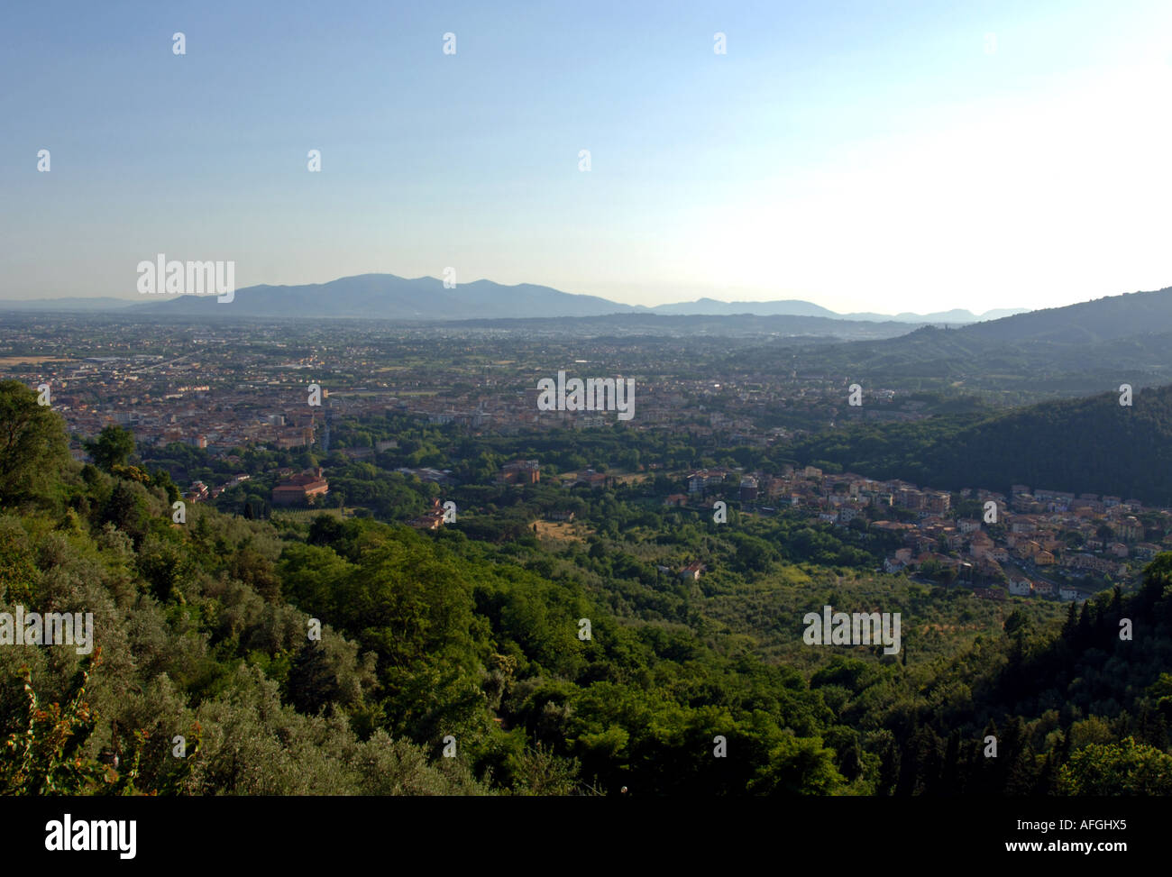 Montecatini Terme angesehen von Montecatini Alto, Toskana Italien Stockfoto