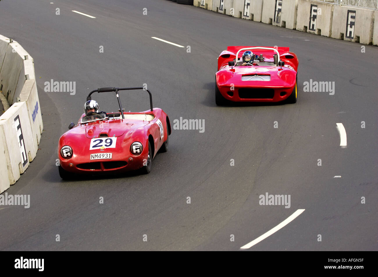 Mistral TR3a und Stanton Corvette Neuseeland spezielle Classic Street Racing Dunedin Neuseeland Südinsel Stockfoto