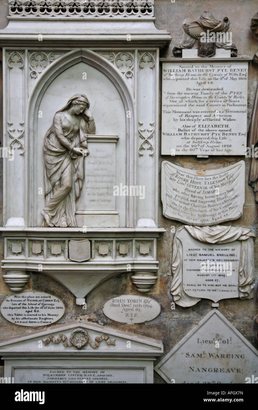 Gedenktafeln, die auf den Wänden von Bath Abbey Avon Somerset Stockfoto