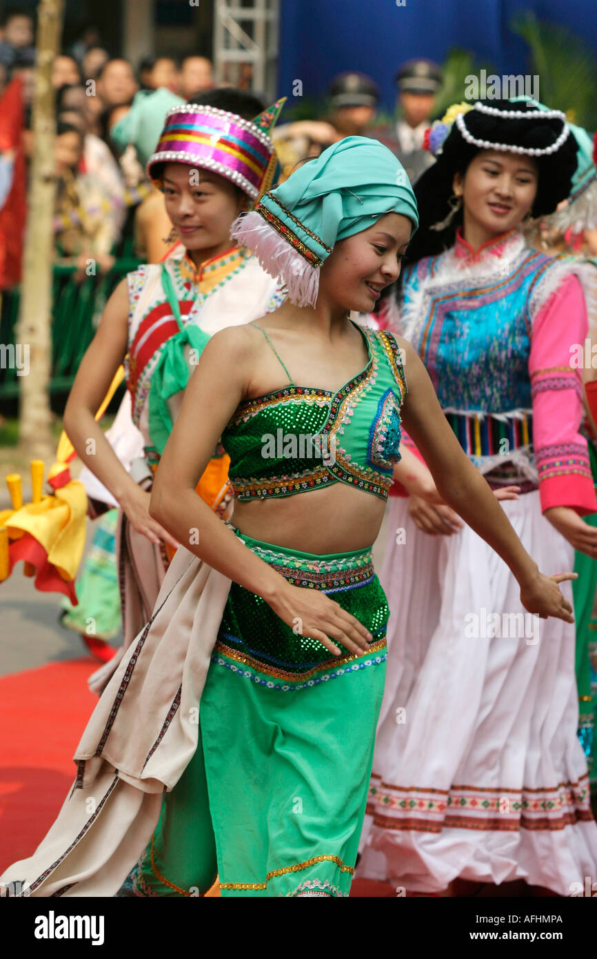 Tänzer tragen Kleid Stockfoto