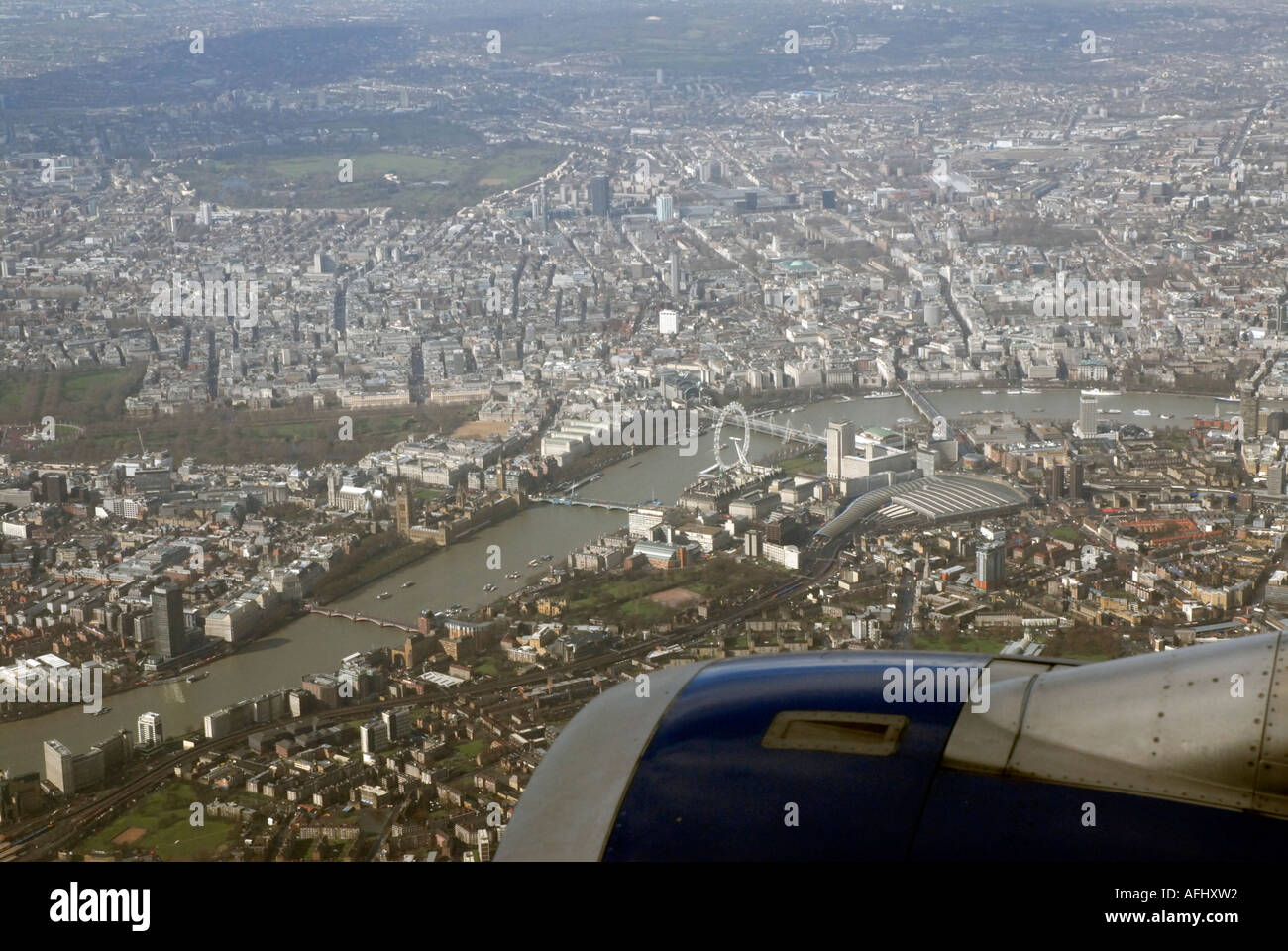 Aerial Vew von central London Thames South Bank Millennium Wheel aus Flugzeug nähert sich dem Flughafen Heathrow LHR England Großbritannien Stockfoto