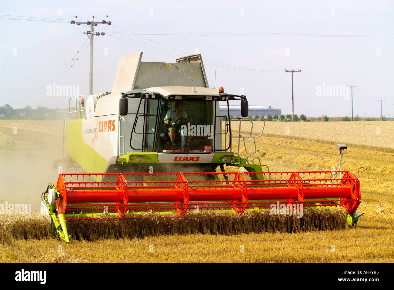 Beim Ernten von Weizen Claas Lexion 580 Terra Trac Mähdrescher Stockfoto
