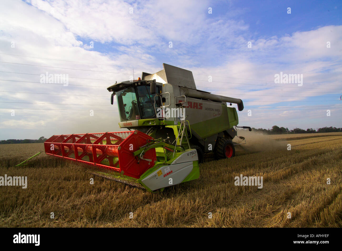 Beim Ernten von Weizen Claas Lexion 580 Terra Trac Mähdrescher Stockfoto