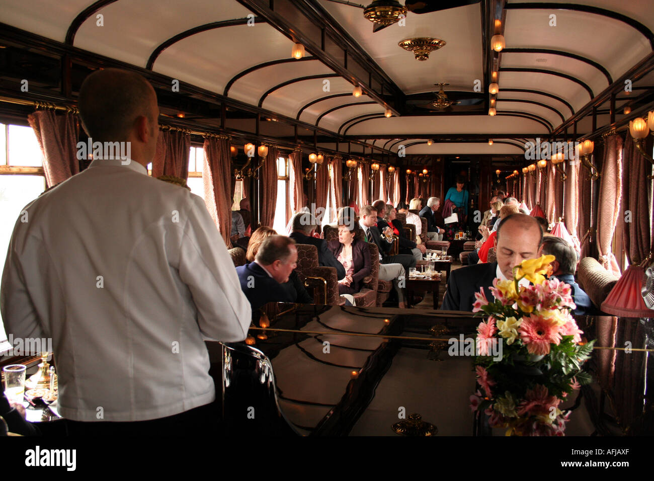 Bar-Auto auf den Orient-Express Luxuszug Stockfotografie - Alamy