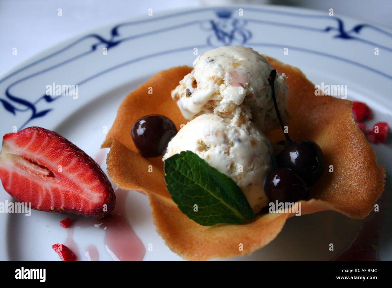 Dessert auf den Orient Express Luxuszug Stockfoto
