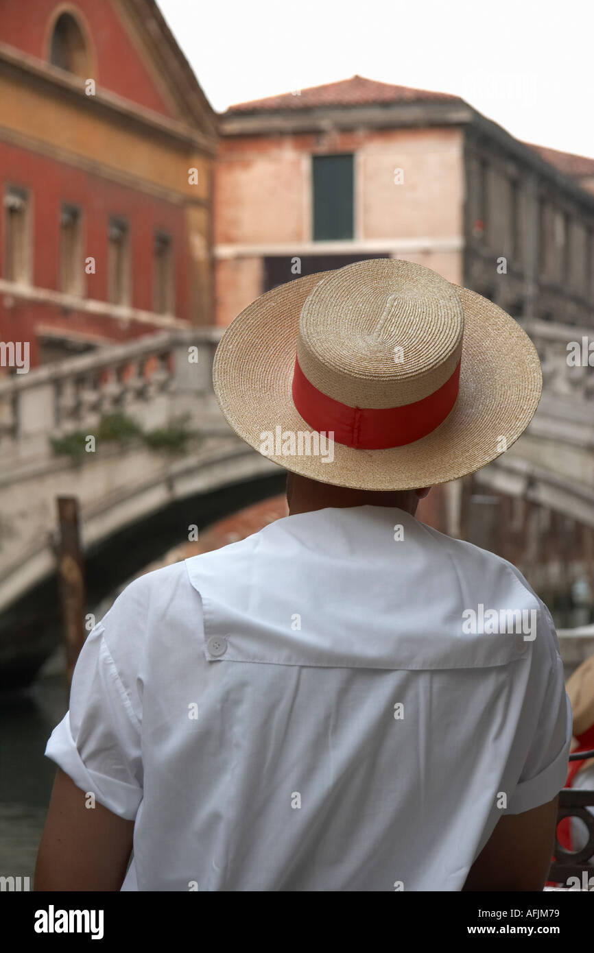 Gondoliere tragen Signatur Stroh Hut Venedig Italien Stockfoto