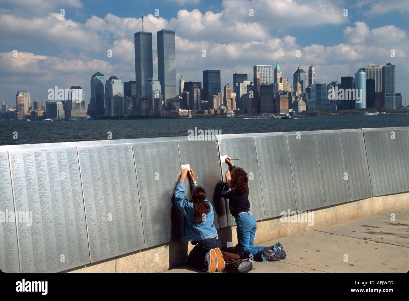 New York, Staat, New York, Stadt, Ellis Island American Immigrant Wall of  Honor World Trade Center NY105, Besucher reisen Reise Tour Tourismus lan  Stockfotografie - Alamy