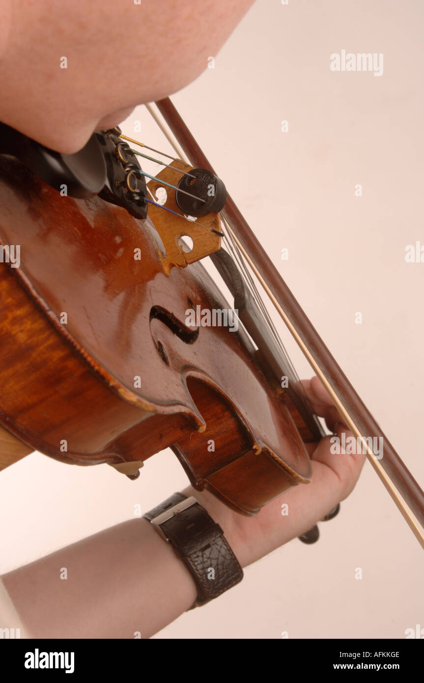 walisische Volksmusik - Mann spielen Violine Geige. Stockfoto