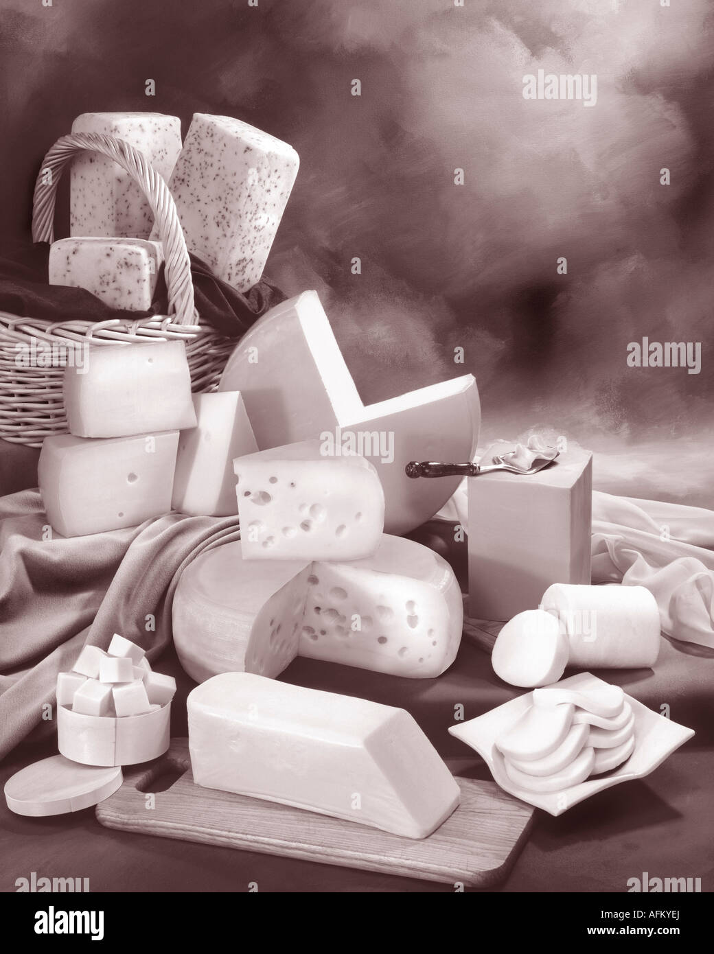 Skandinavischer Käsesorten in Sepia von Gruppenfoto auf Warm getönten gesprenkelte Hintergrund. Hochformat, Studio Tischplatte. Klassische Imag Stockfoto