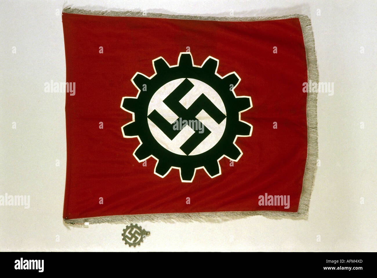Nationalsozialismus/Nationalsozialismus, Organisationen, Kraft durch Fremde, ('Stärge Durch Freude'), insigna, Fahne, 1930er, 30er, Freizeitorganisation, Nazi-Deutschland, Drittes Reich, 20. Jahrhundert, Stockfoto