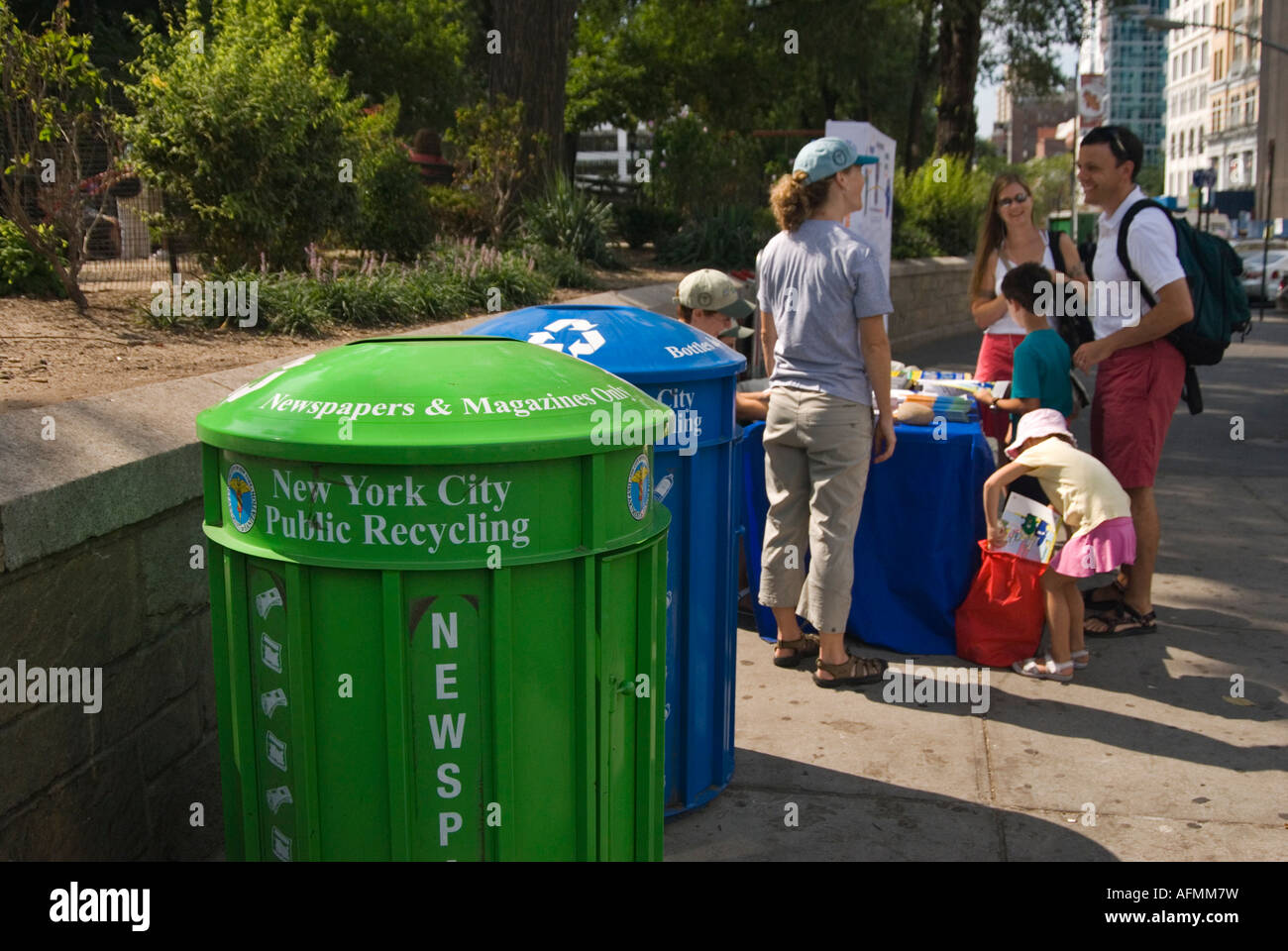 Aufklärung der Öffentlichkeit über Recycling am Union Square in Manhattan Stockfoto