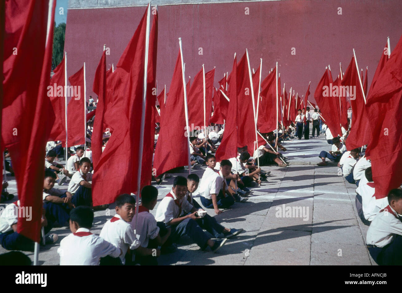 Geographie/Reisen, China, Menschen, Kinder, junge Pioniere, Manifestation, Peking, 1965, Stockfoto