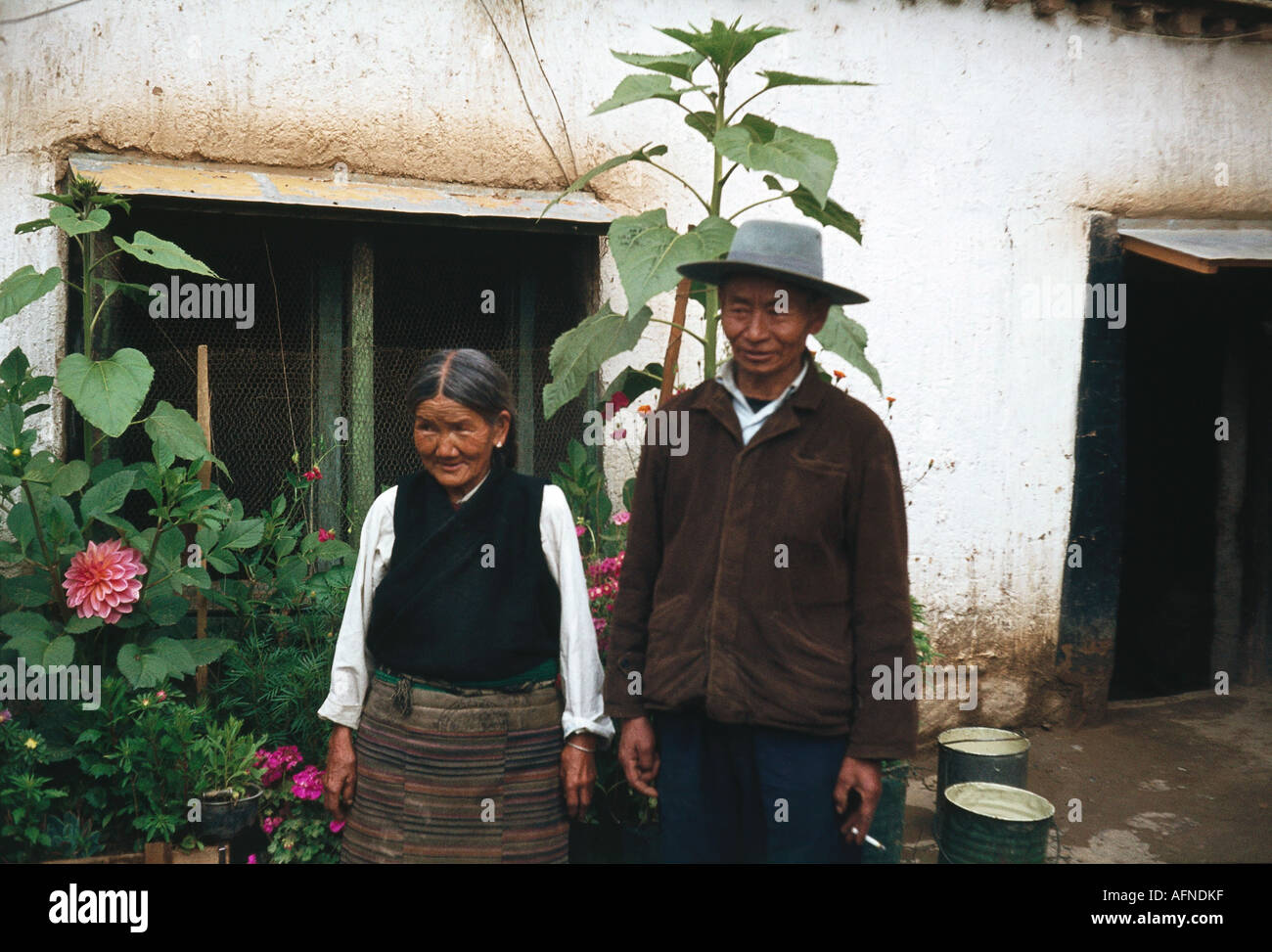Geografie/Reisen, Tibet, Menschen, älteres Paar, Lhasa, 1980, Stockfoto