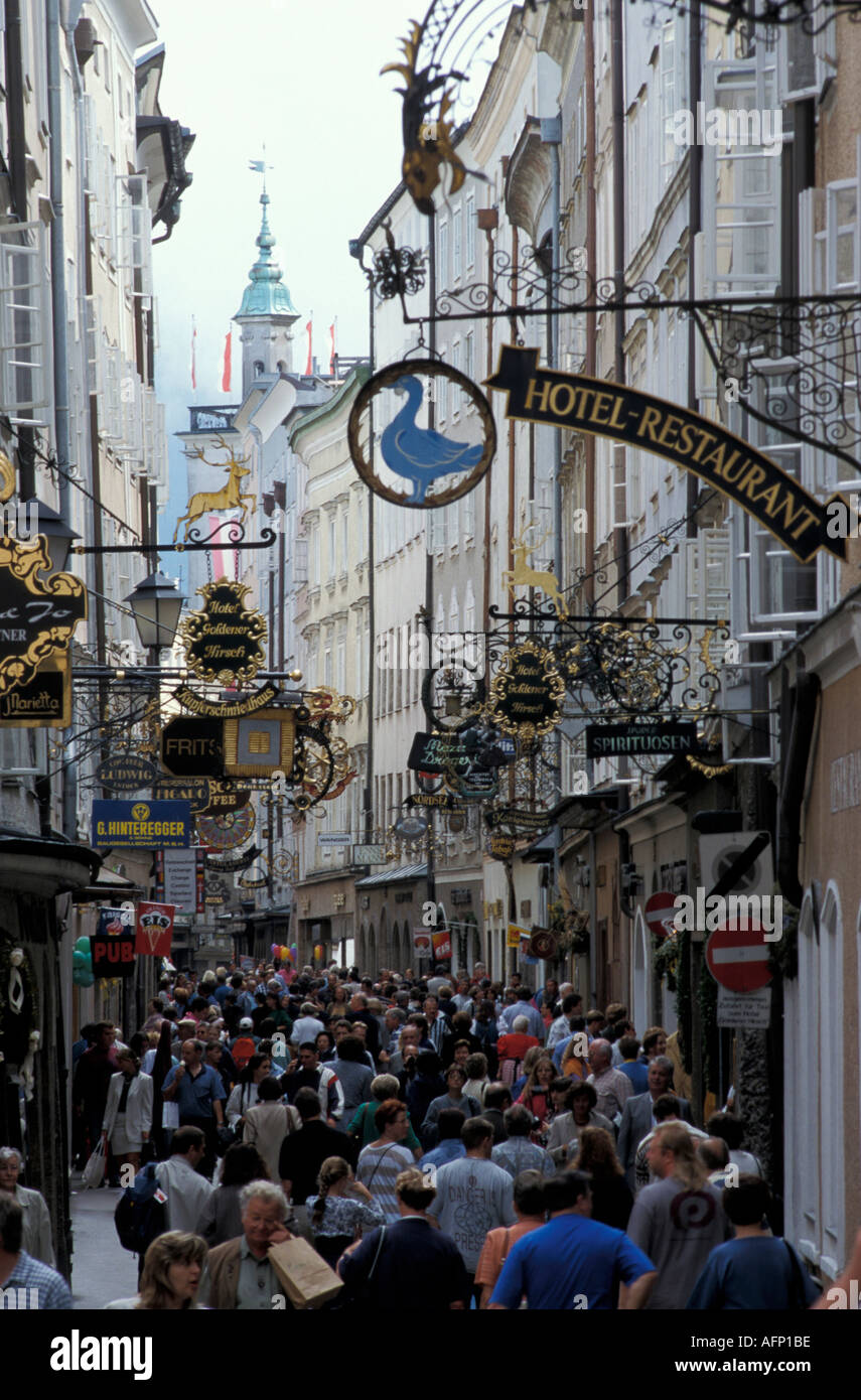 Straße Getreidegasse in Salzburg Stadt Stockfoto