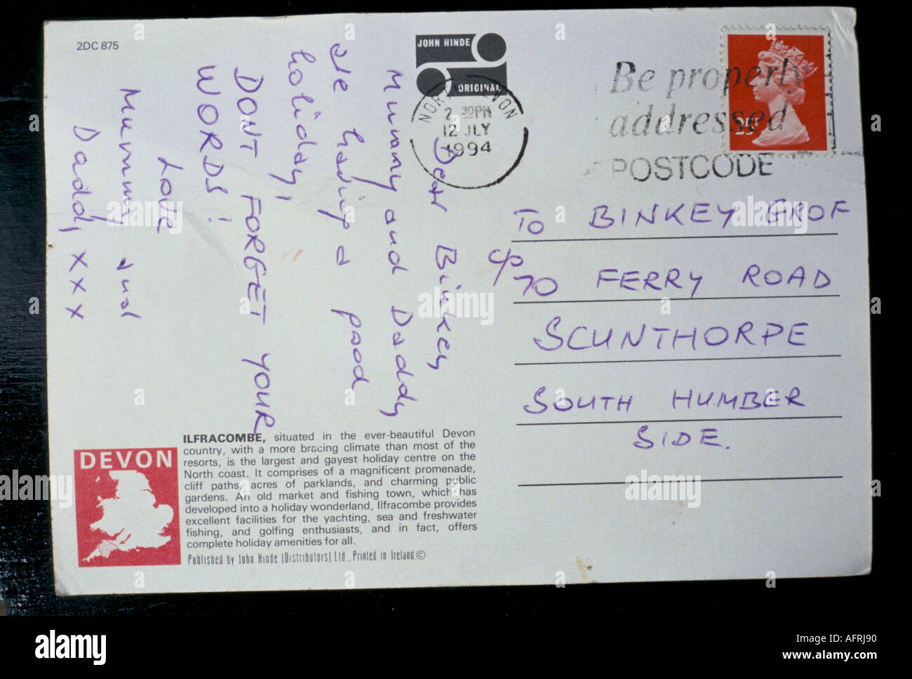 Postkarten-Personen schreiben Binley Grof, der im Budgie Hotel, Scunthorpe, Lincolnshire 1990s ist 1994 UK 1 von 2 AFWK29 Stockfoto