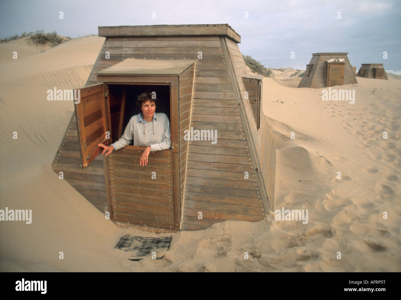 Afrika, Namibia, Skeleton Coast National Park, Tourist am Kap Frio Lager, Strandkabinen Stockfoto