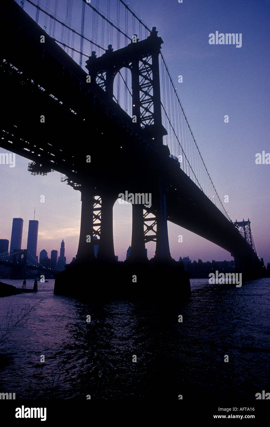 USA, New York City. Manhattan Bridge vor 2001 Stockfoto