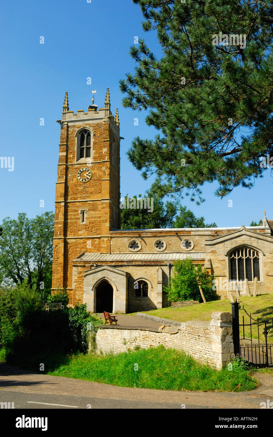 Kirche von St. James an Gretton in der Nähe von Corby Northamptonshire, England Stockfoto