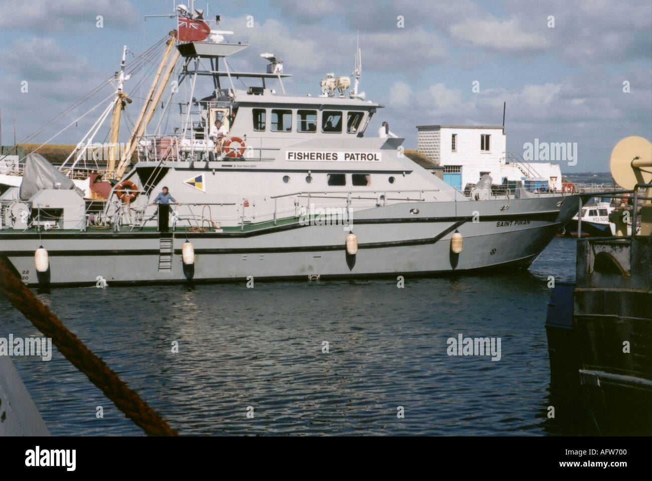 Fischerei-Patrouillenboot Newlyn Hafen verlassen Stockfoto