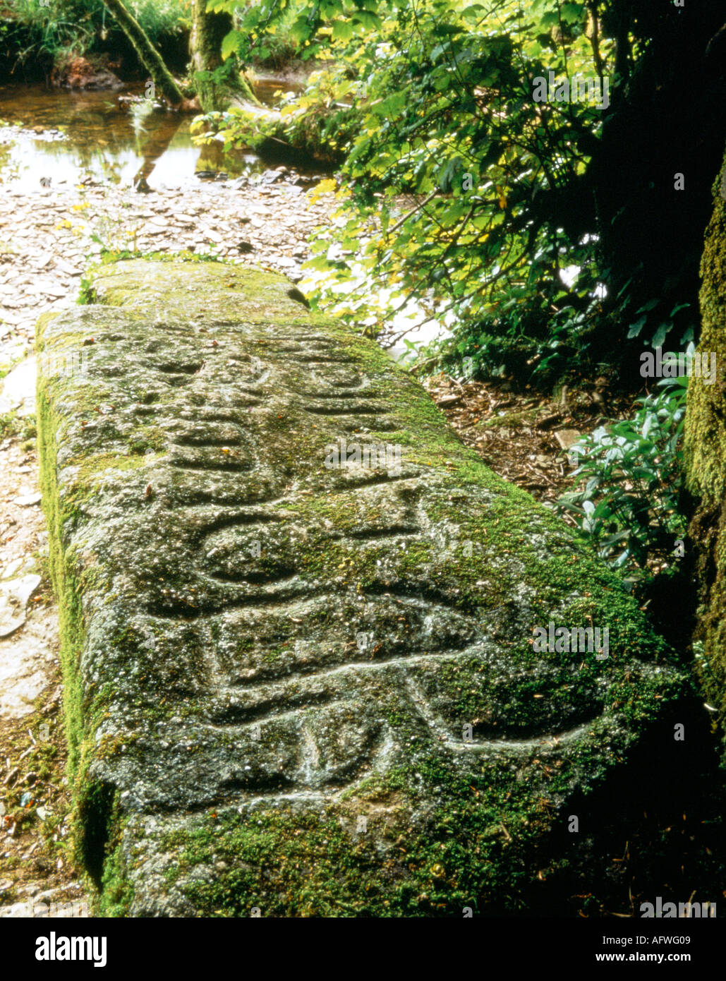 KING ARTHUR S GRAB SCHLACHTUNG BRÜCKE NR. CAMELFORD CORNWALL ENGLAND Stockfoto