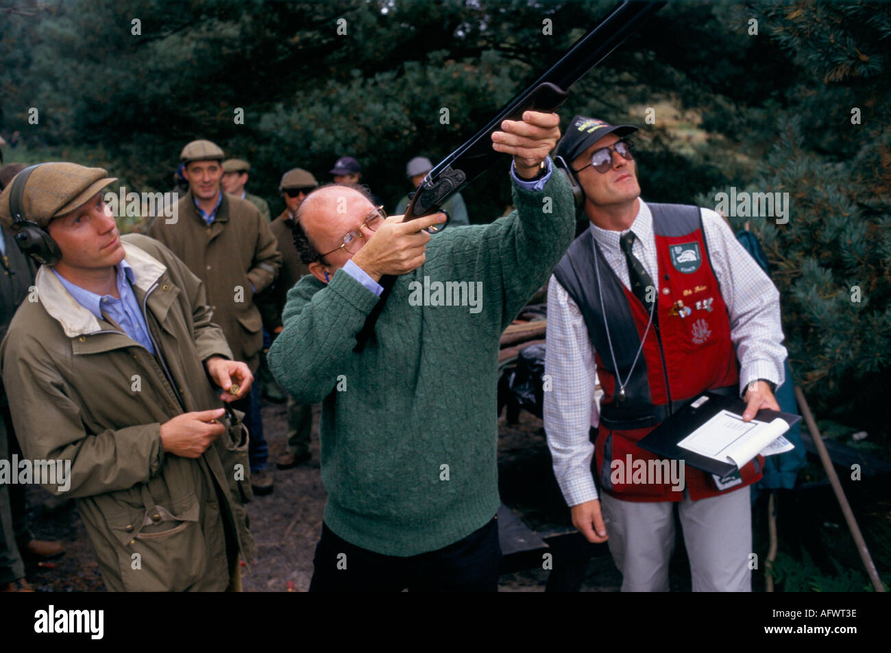 Michael Spencer, Geschäftsführer von ICAP Clay Pigeon Charity Shooting Bisley Shooting Ground. Büroalltag. Surrey England. 2000er Jahre, ca. 2005 Stockfoto