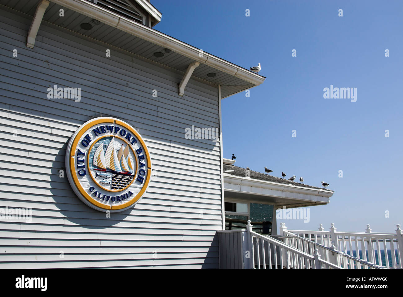 Stadt von Newport Beach Marine-Abteilung Gebäude am Newport Pier, Balboa Peninsula, Newport Beach, Kalifornien, USA Stockfoto