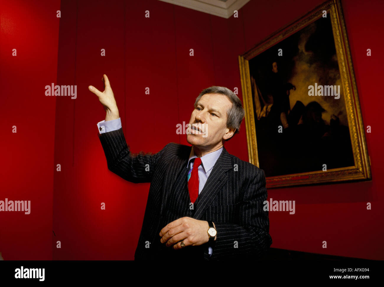 Christopher Lloyd Porträt. Vermesser der Queens Pictures in der Bildergalerie des Buckingham Palace London, Großbritannien, 1990er Jahre HOMER SYKES Stockfoto