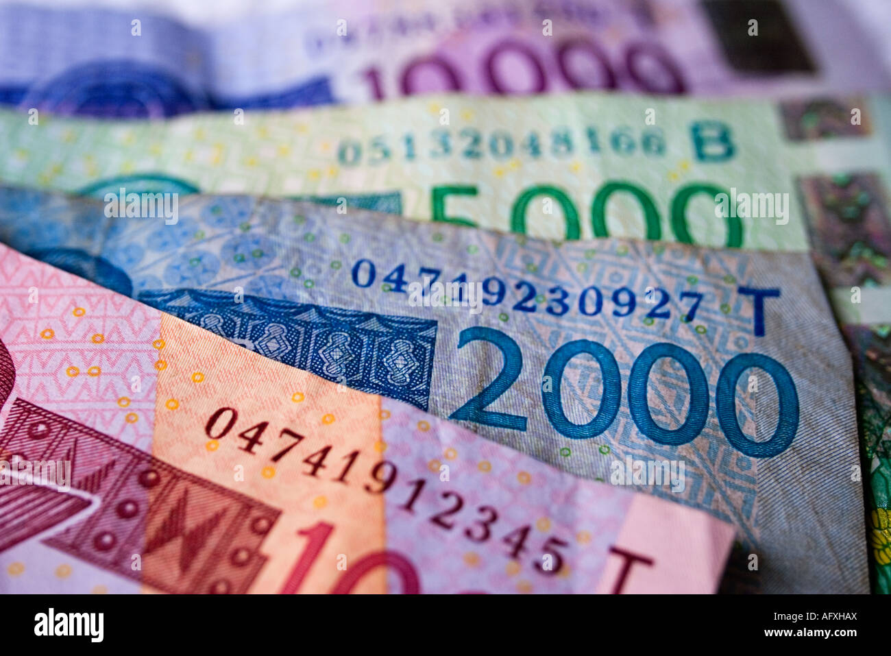 Detail von einem 1000, 2000, 5000 und 10000 Banknoten aus Westafrika. Stockfoto
